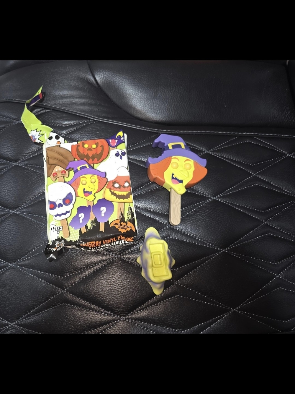 Halloween vinyl meltz series 1 witch